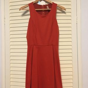 Sleeveless orange/red dress - size M